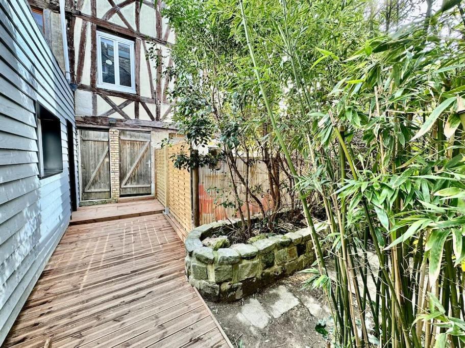 Sauna & Balneo Au Coeur De Ruan Exterior foto